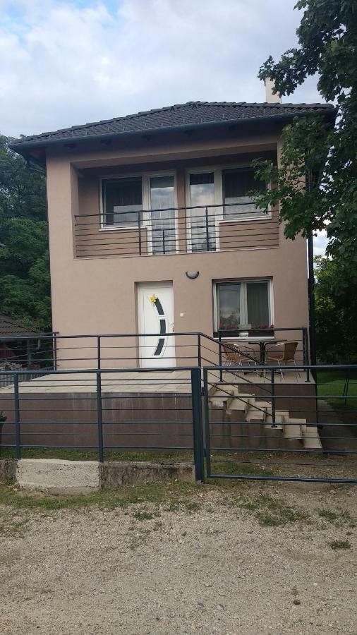 Family Holiday Apartman นีเรกฮาซา ภายนอก รูปภาพ